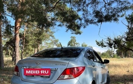 Hyundai Solaris II рестайлинг, 2011 год, 650 000 рублей, 4 фотография