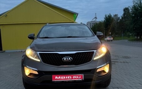KIA Sportage III, 2015 год, 1 380 000 рублей, 2 фотография