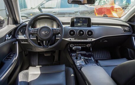 KIA Stinger I, 2018 год, 2 220 000 рублей, 6 фотография