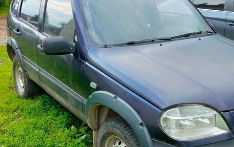 Chevrolet Niva I рестайлинг, 2004 год, 208 800 рублей, 1 фотография
