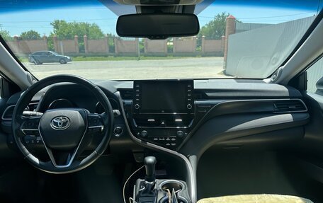 Toyota Camry, 2022 год, 3 890 000 рублей, 5 фотография