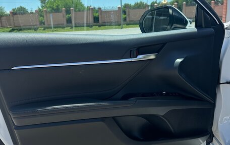Toyota Camry, 2022 год, 3 890 000 рублей, 7 фотография