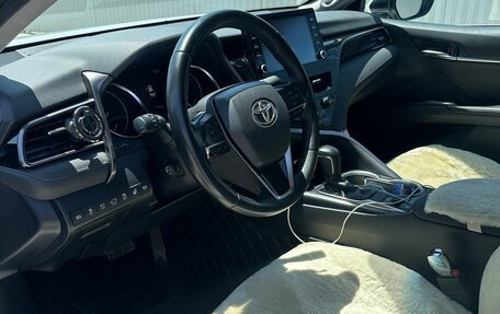 Toyota Camry, 2022 год, 3 890 000 рублей, 6 фотография