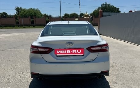 Toyota Camry, 2022 год, 3 890 000 рублей, 4 фотография