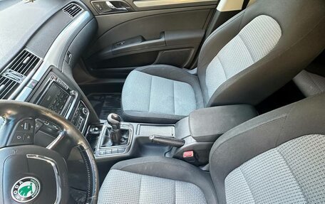 Skoda Superb III рестайлинг, 2008 год, 650 000 рублей, 6 фотография