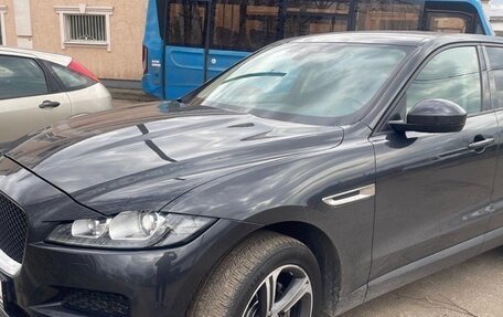 Jaguar F-Pace, 2016 год, 2 450 000 рублей, 3 фотография