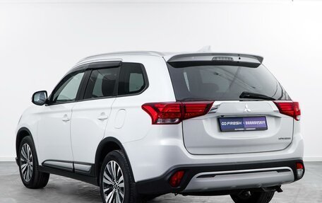 Mitsubishi Outlander III рестайлинг 3, 2021 год, 2 550 000 рублей, 2 фотография
