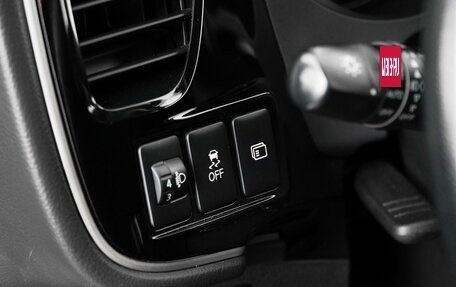Mitsubishi Outlander III рестайлинг 3, 2021 год, 2 550 000 рублей, 18 фотография
