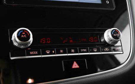 Mitsubishi Outlander III рестайлинг 3, 2021 год, 2 550 000 рублей, 21 фотография