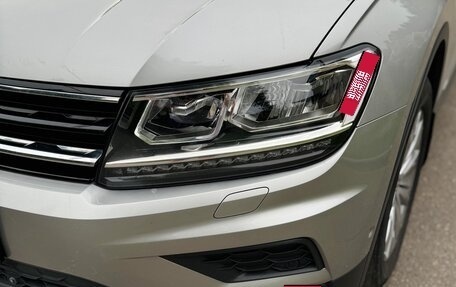 Volkswagen Tiguan II, 2018 год, 2 890 000 рублей, 13 фотография
