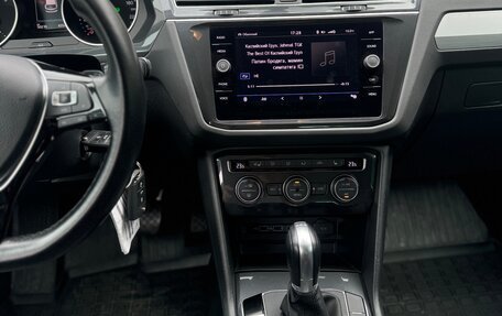 Volkswagen Tiguan II, 2018 год, 2 890 000 рублей, 22 фотография