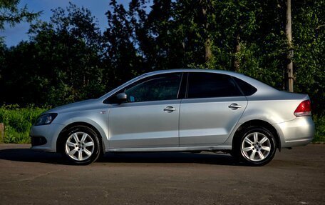 Volkswagen Polo VI (EU Market), 2011 год, 685 000 рублей, 2 фотография