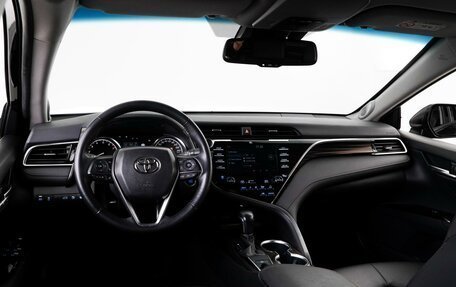 Toyota Camry, 2018 год, 3 178 070 рублей, 6 фотография