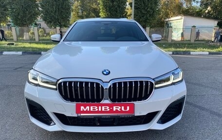 BMW 5 серия, 2021 год, 5 990 000 рублей, 2 фотография