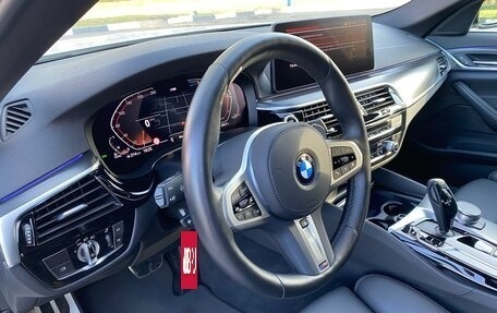 BMW 5 серия, 2021 год, 5 990 000 рублей, 19 фотография