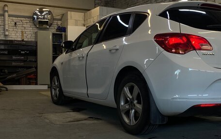 Opel Astra J, 2014 год, 850 000 рублей, 2 фотография