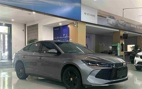 BYD Qin, 2024 год, 2 515 000 рублей, 6 фотография