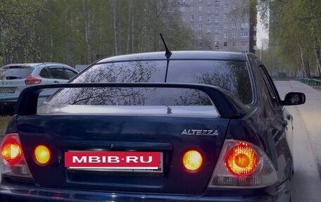 Toyota Altezza, 2000 год, 830 000 рублей, 3 фотография