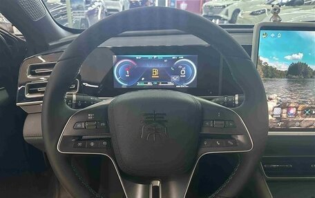 BYD Qin, 2024 год, 2 515 000 рублей, 10 фотография