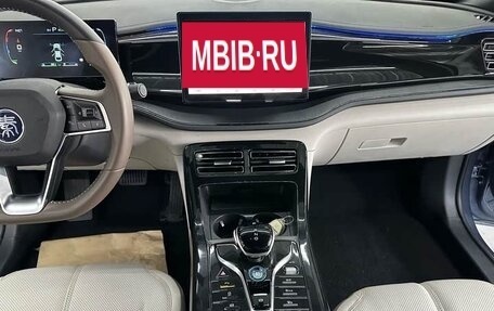 BYD Qin, 2024 год, 1 700 000 рублей, 10 фотография