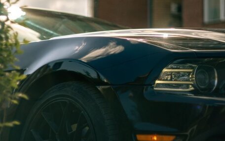 Ford Mustang VI рестайлинг, 2013 год, 1 997 000 рублей, 3 фотография