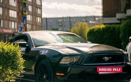 Ford Mustang VI рестайлинг, 2013 год, 1 997 000 рублей, 12 фотография