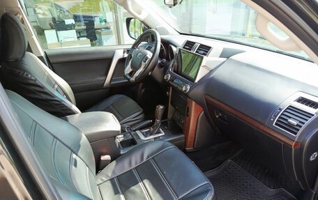 Toyota Land Cruiser Prado 150 рестайлинг 2, 2014 год, 3 588 000 рублей, 13 фотография