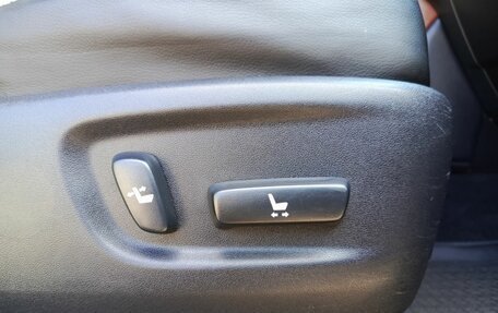 Toyota Land Cruiser Prado 150 рестайлинг 2, 2014 год, 3 588 000 рублей, 28 фотография