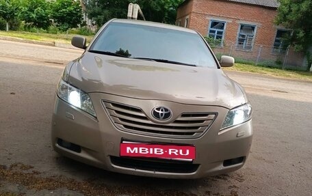 Toyota Camry, 2006 год, 950 000 рублей, 2 фотография