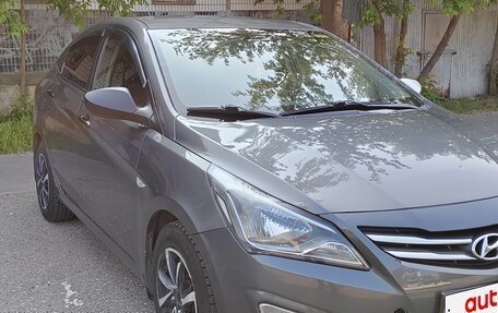 Hyundai Solaris II рестайлинг, 2015 год, 630 000 рублей, 2 фотография