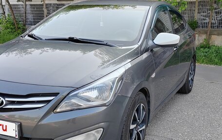 Hyundai Solaris II рестайлинг, 2015 год, 630 000 рублей, 3 фотография
