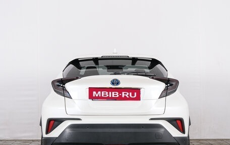 Toyota C-HR I рестайлинг, 2017 год, 1 999 000 рублей, 5 фотография