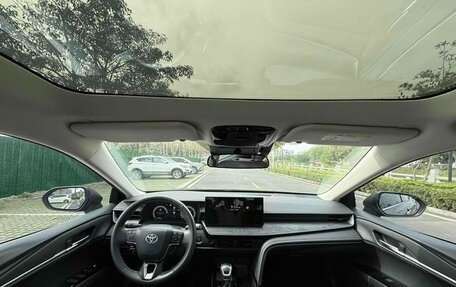 Toyota Camry, 2024 год, 3 350 000 рублей, 10 фотография