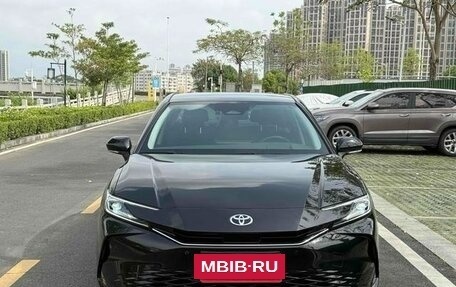 Toyota Camry, 2024 год, 3 350 000 рублей, 2 фотография