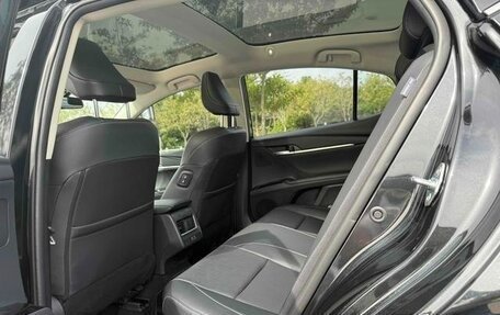 Toyota Camry, 2024 год, 3 350 000 рублей, 15 фотография