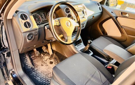 Volkswagen Tiguan I, 2010 год, 859 000 рублей, 2 фотография