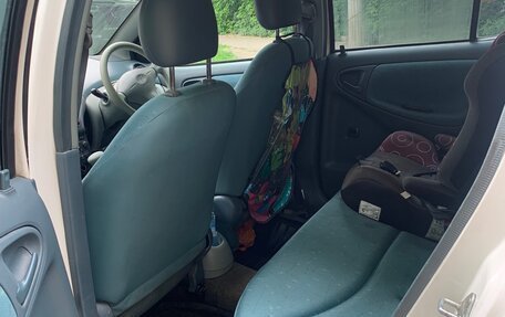 Toyota Vitz, 2000 год, 310 000 рублей, 8 фотография