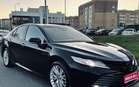 Toyota Camry, 2018 год, 2 990 000 рублей, 1 фотография