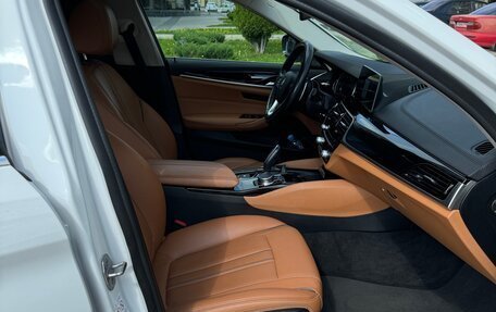 BMW 5 серия, 2018 год, 3 077 000 рублей, 31 фотография