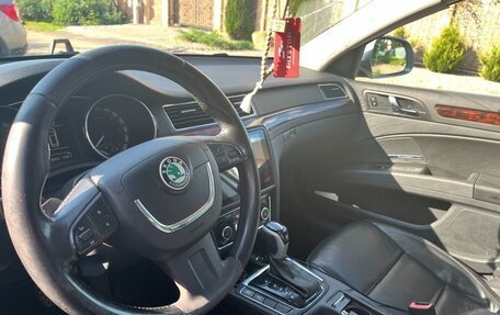 Skoda Superb III рестайлинг, 2012 год, 1 400 000 рублей, 7 фотография