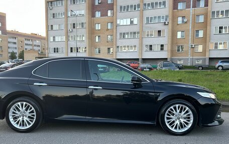 Toyota Camry, 2018 год, 2 990 000 рублей, 13 фотография