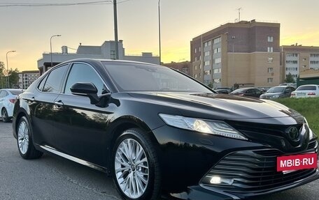 Toyota Camry, 2018 год, 2 990 000 рублей, 14 фотография