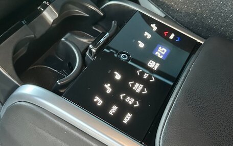 Toyota Camry, 2018 год, 2 990 000 рублей, 22 фотография