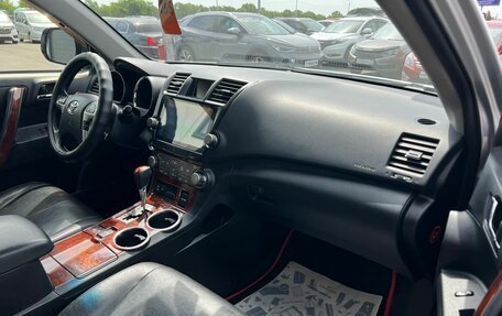 Toyota Highlander III, 2012 год, 2 729 000 рублей, 12 фотография