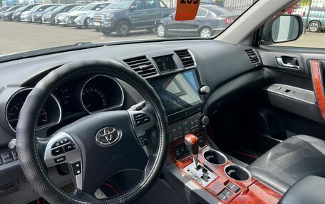 Toyota Highlander III, 2012 год, 2 729 000 рублей, 11 фотография