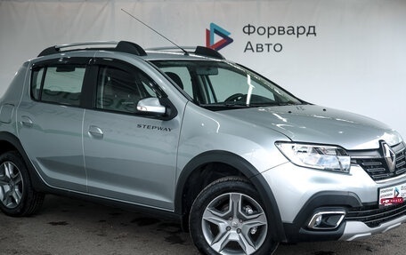 Renault Sandero II рестайлинг, 2022 год, 1 300 000 рублей, 1 фотография