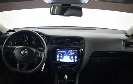 Volkswagen Jetta VI, 2015 год, 999 000 рублей, 5 фотография