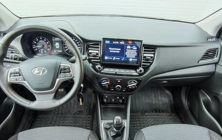 Hyundai Solaris II рестайлинг, 2021 год, 1 500 000 рублей, 14 фотография