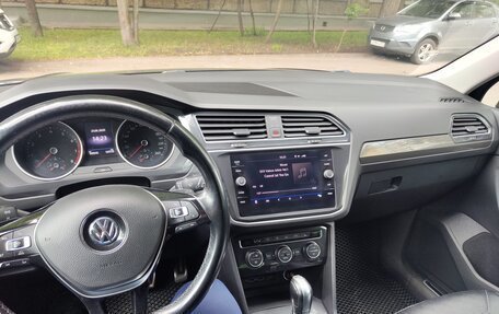 Volkswagen Tiguan II, 2018 год, 2 200 000 рублей, 4 фотография