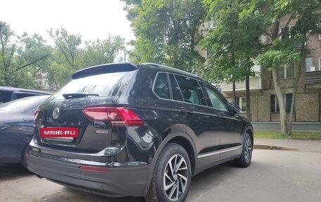 Volkswagen Tiguan II, 2018 год, 2 200 000 рублей, 3 фотография